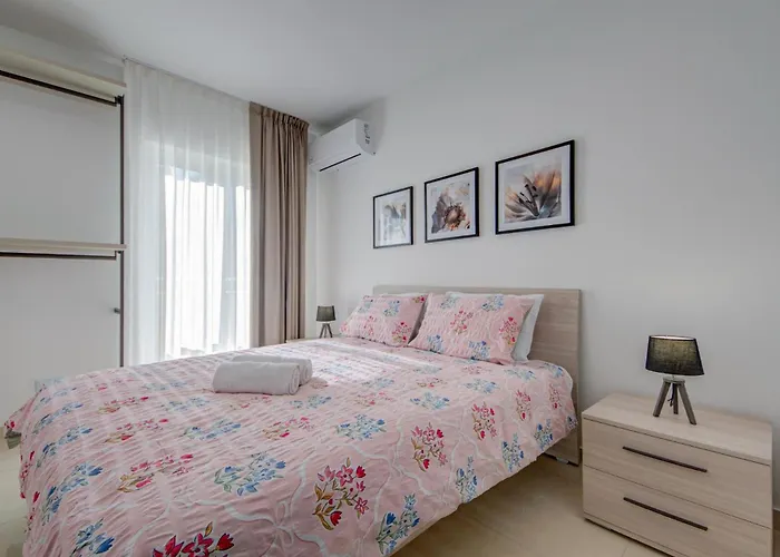 Prime Close To Malta Beaches By 360 Estates * Mellieħa