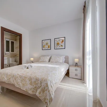 Prime Close To Malta Beaches By 360 Estates *
