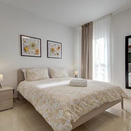 Prime Close To Malta Beaches By 360 Estates アパート メーリッハ
