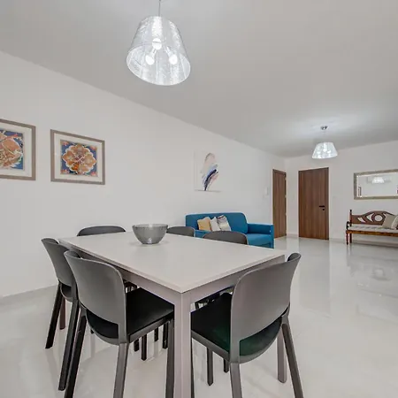 Prime Close To Malta Beaches By 360 Estates * Mellieħa