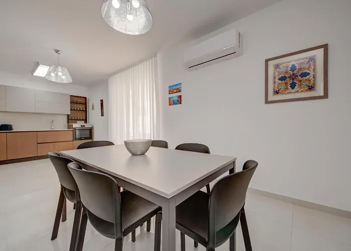 Prime Close To Malta Beaches By 360 Estates * Mellieħa